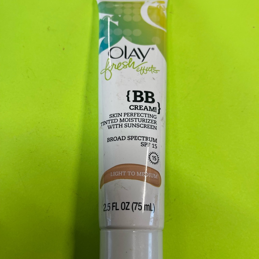 OLAY Fresh Effects BB Cream - Light to Medium